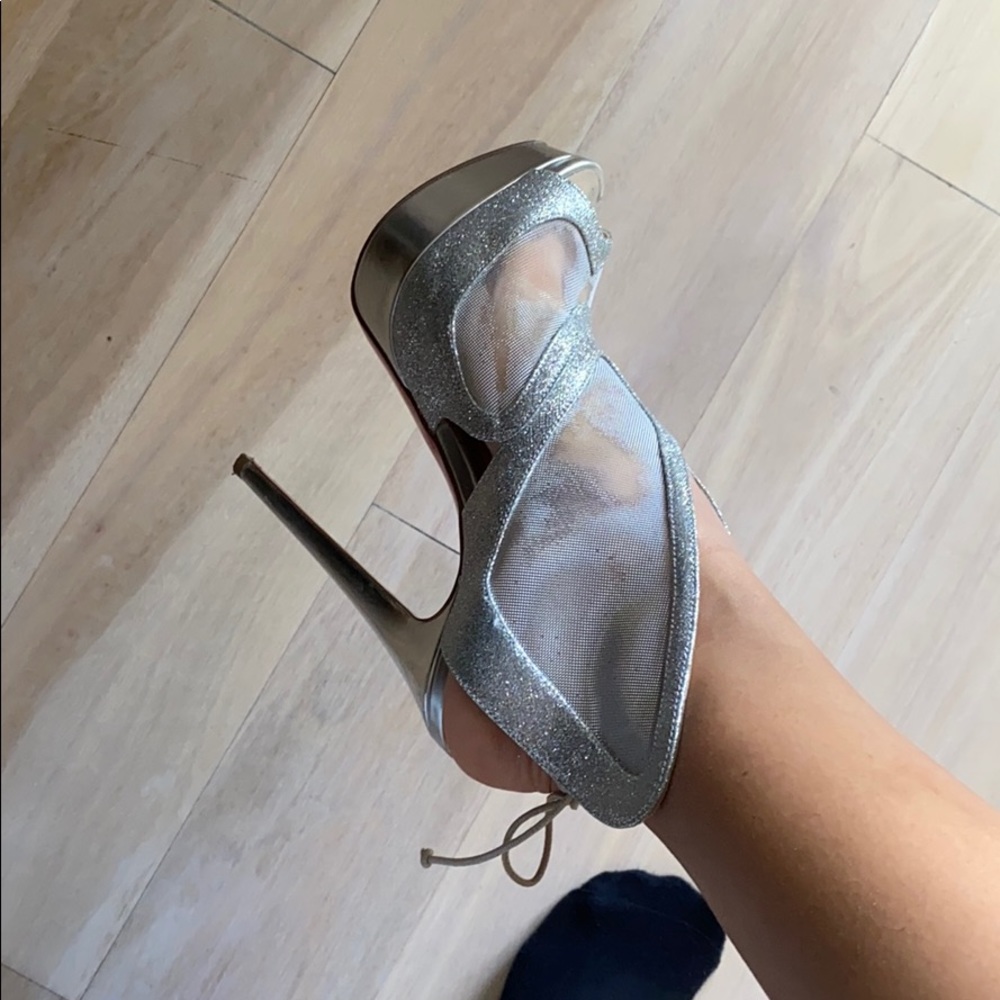 Shoes - Picture 3 of 4